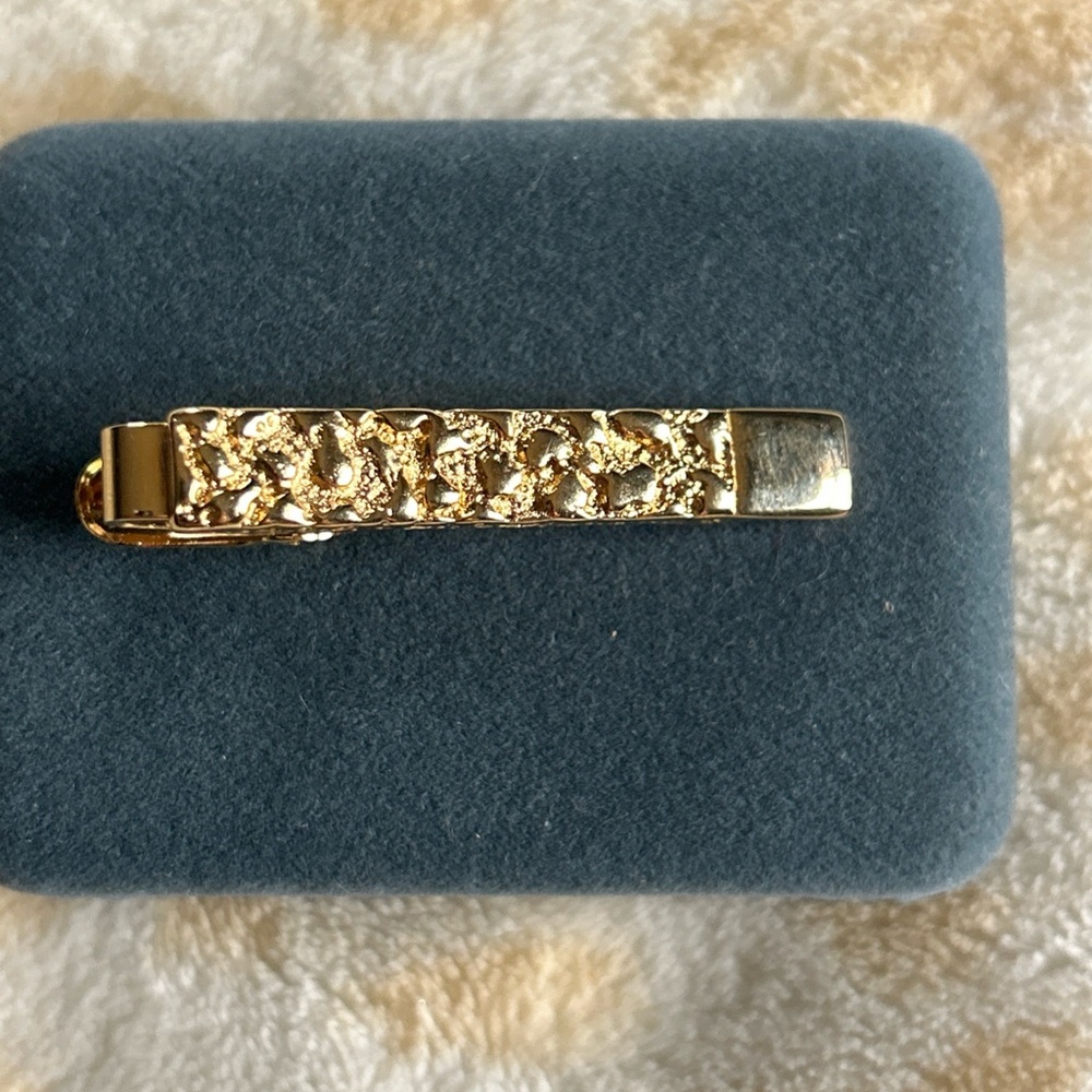 Vintage Gold Tone Textured Tie Clip